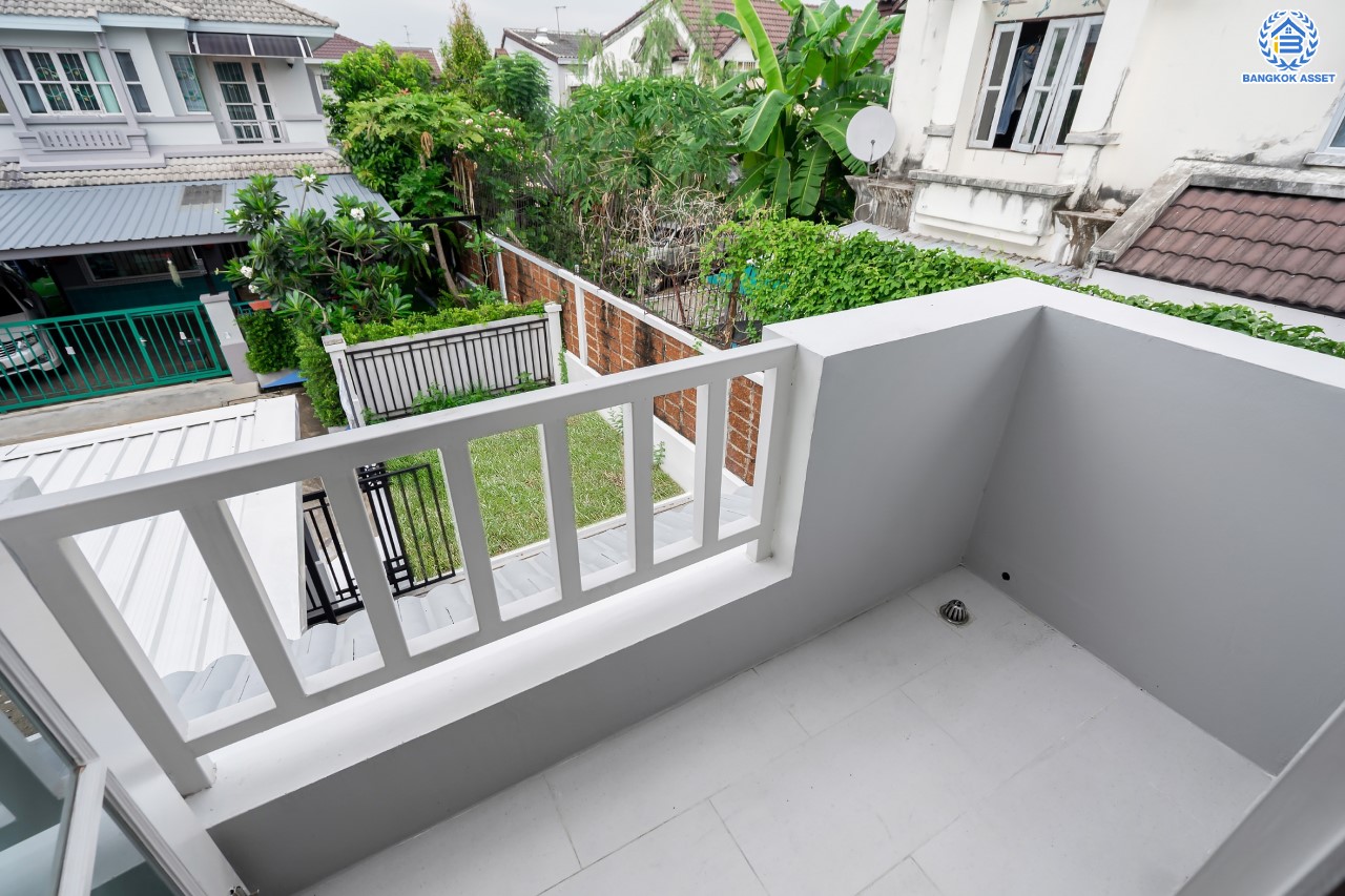 บ้านมือสองตกแต่งใหม่ แบรนด์ LH ม.ชัยพฤกษ์ บางบัวทอง หลังมุม เนื้อที่ 57.7 ตร.ว. ฟังก์ชัน 3 ห้องนอน 2 ห้องน้ำ จอดรถ 2 คัน พร้อม facilities ครบครัน บนทำเลเดินทางสะดวก ติดถนนบางกรวย-ไทรน้อย ใกล้เซ็นทรัลเวสต์เกต และรถไฟฟ้าสายสีม่วง "สถานีบางพลู"